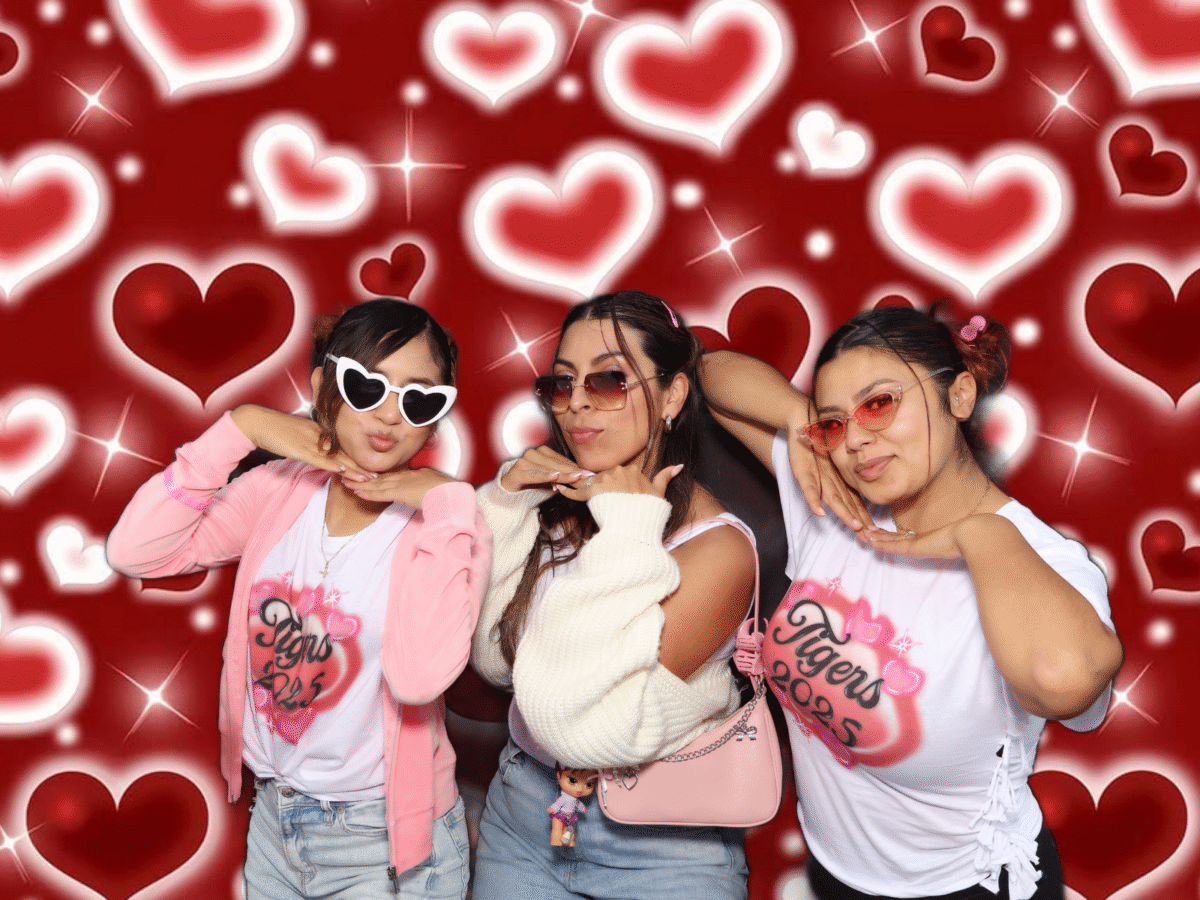 The Secret to Great Photo Booth Pictures: Lighting, Angles & Simple Poses